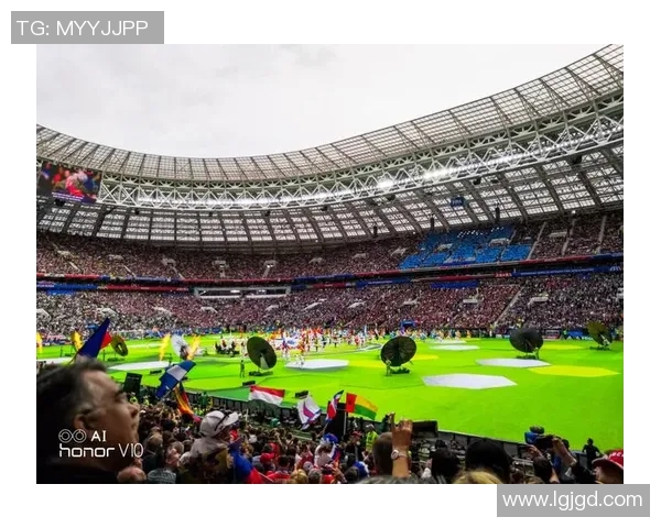 全球瞩目世界杯足球赛事盛况各国球队争夺荣耀与梦想